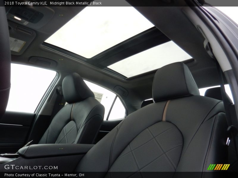 Midnight Black Metallic / Black 2018 Toyota Camry XLE
