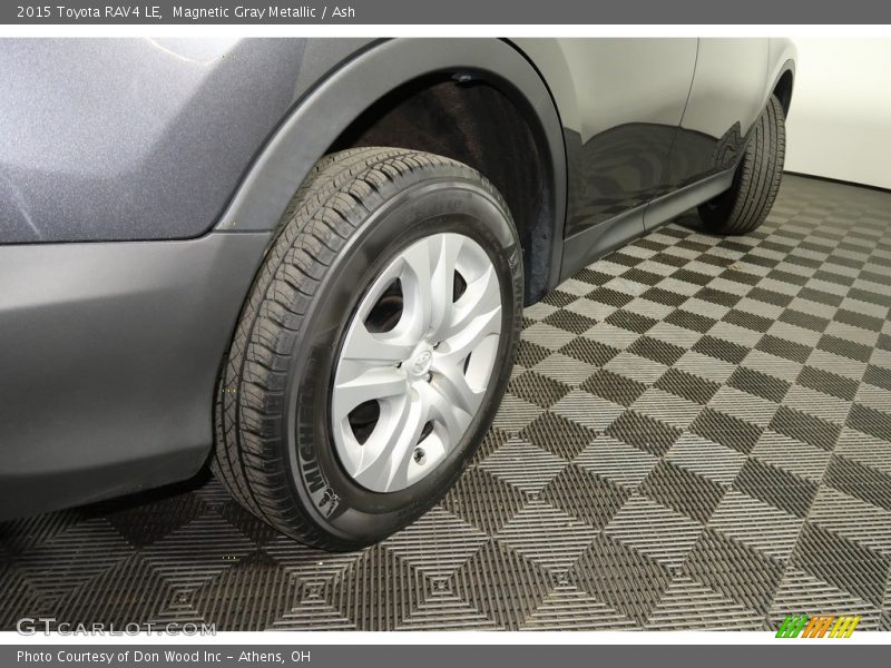 Magnetic Gray Metallic / Ash 2015 Toyota RAV4 LE