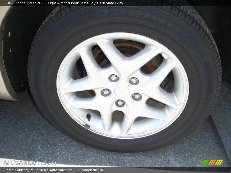 Light Almond Pearl Metallic / Dark Slate Gray 2004 Dodge Intrepid SE