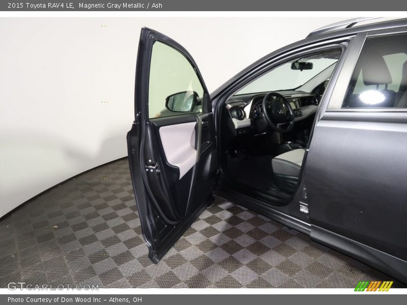 Magnetic Gray Metallic / Ash 2015 Toyota RAV4 LE