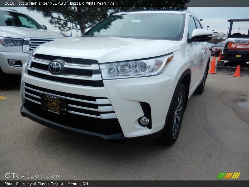 Blizzard White Pearl / Ash 2018 Toyota Highlander XLE AWD
