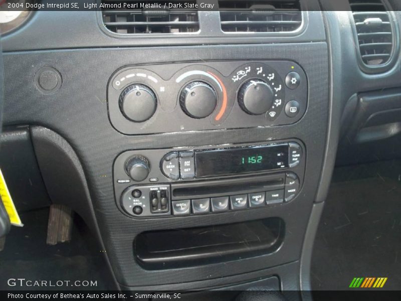 Light Almond Pearl Metallic / Dark Slate Gray 2004 Dodge Intrepid SE