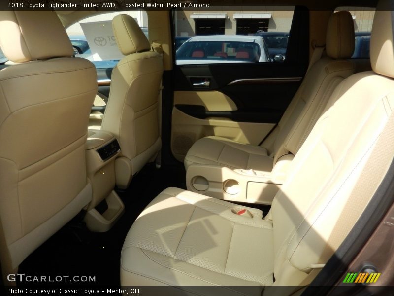 Toasted Walnut Pearl / Almond 2018 Toyota Highlander Limited AWD