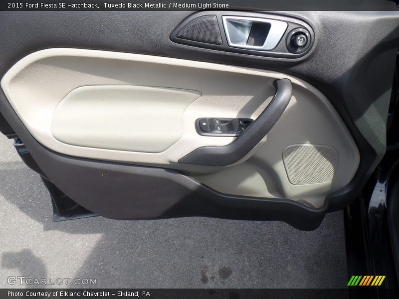 Tuxedo Black Metallic / Medium Light Stone 2015 Ford Fiesta SE Hatchback