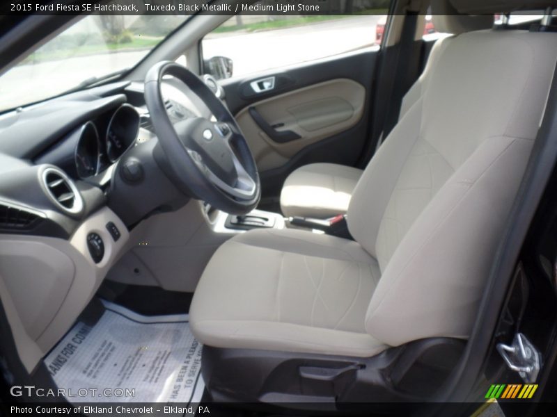 Tuxedo Black Metallic / Medium Light Stone 2015 Ford Fiesta SE Hatchback