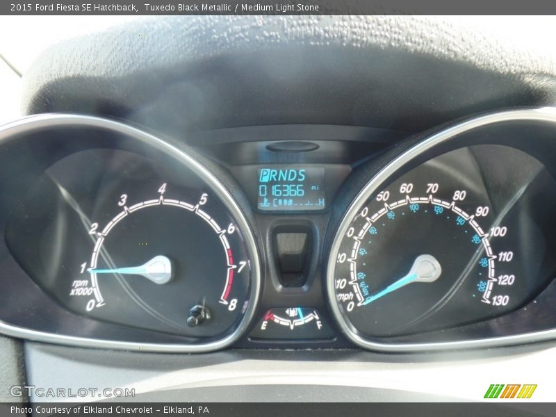 Tuxedo Black Metallic / Medium Light Stone 2015 Ford Fiesta SE Hatchback