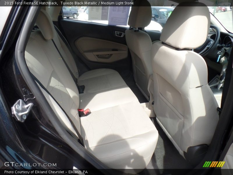 Tuxedo Black Metallic / Medium Light Stone 2015 Ford Fiesta SE Hatchback