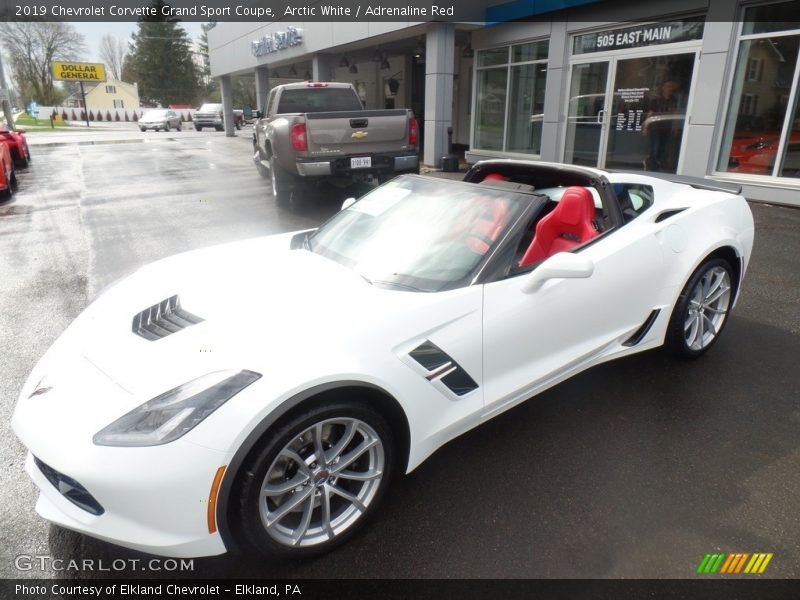 Arctic White / Adrenaline Red 2019 Chevrolet Corvette Grand Sport Coupe