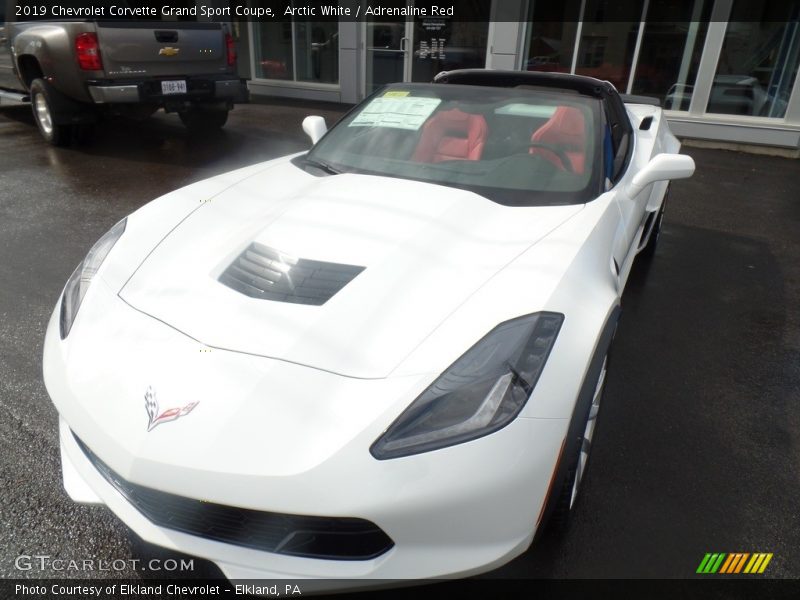 Arctic White / Adrenaline Red 2019 Chevrolet Corvette Grand Sport Coupe