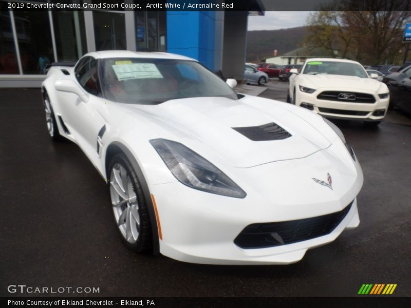 Arctic White / Adrenaline Red 2019 Chevrolet Corvette Grand Sport Coupe