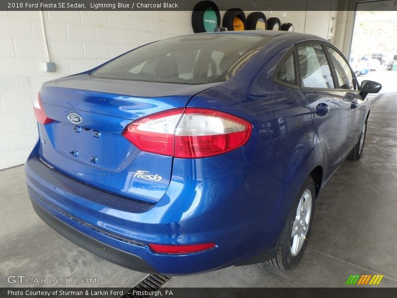 Lightning Blue / Charcoal Black 2018 Ford Fiesta SE Sedan