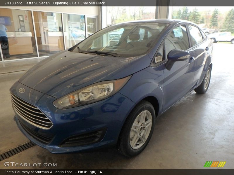 Lightning Blue / Charcoal Black 2018 Ford Fiesta SE Sedan