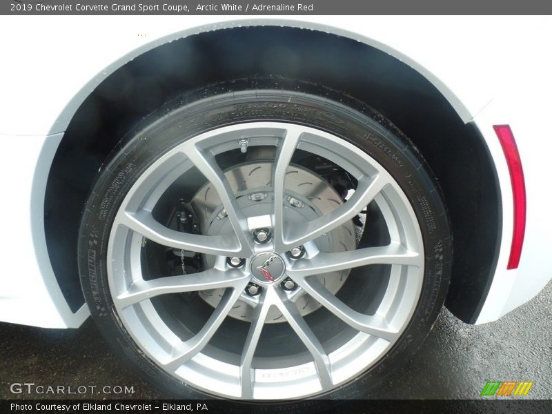 Arctic White / Adrenaline Red 2019 Chevrolet Corvette Grand Sport Coupe