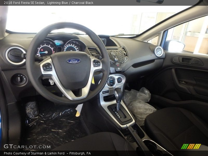 Lightning Blue / Charcoal Black 2018 Ford Fiesta SE Sedan