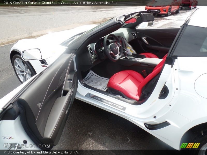 Arctic White / Adrenaline Red 2019 Chevrolet Corvette Grand Sport Coupe
