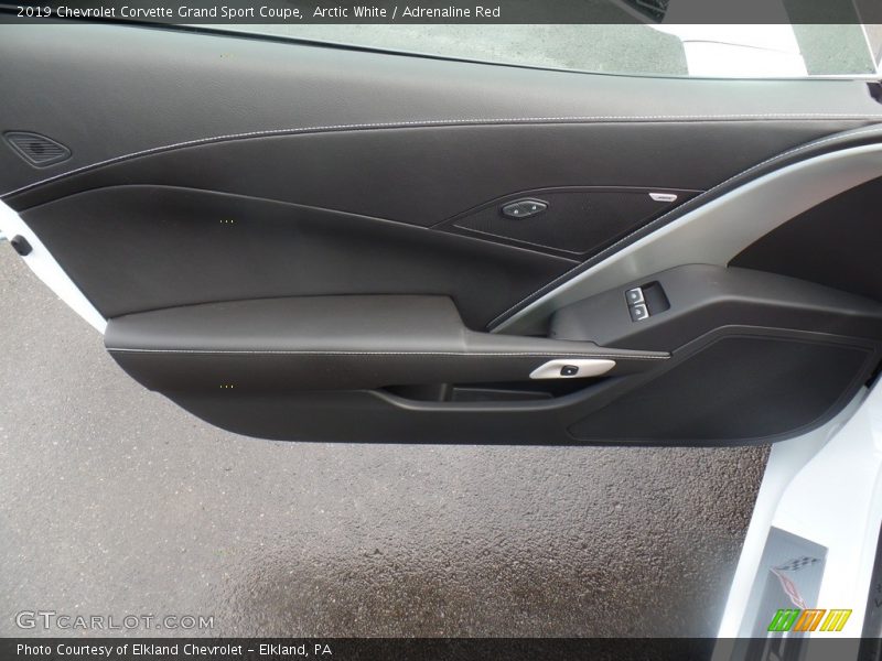 Arctic White / Adrenaline Red 2019 Chevrolet Corvette Grand Sport Coupe