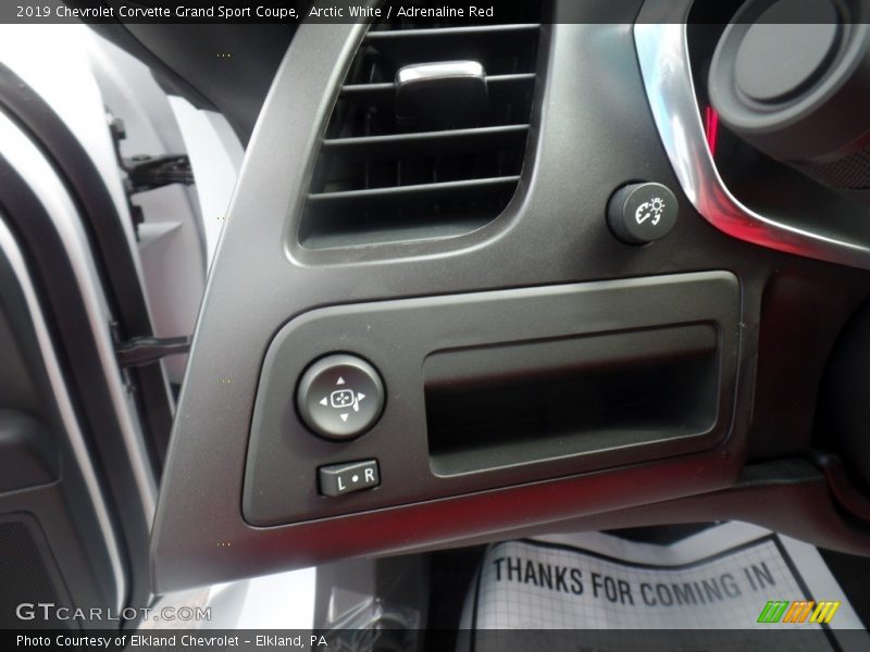 Arctic White / Adrenaline Red 2019 Chevrolet Corvette Grand Sport Coupe