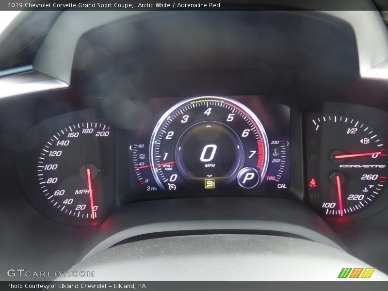 Arctic White / Adrenaline Red 2019 Chevrolet Corvette Grand Sport Coupe