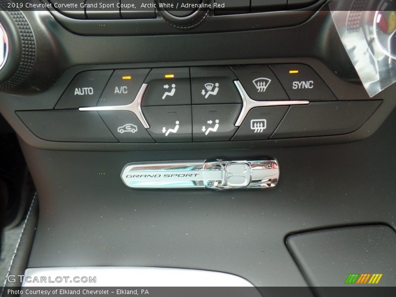 Arctic White / Adrenaline Red 2019 Chevrolet Corvette Grand Sport Coupe