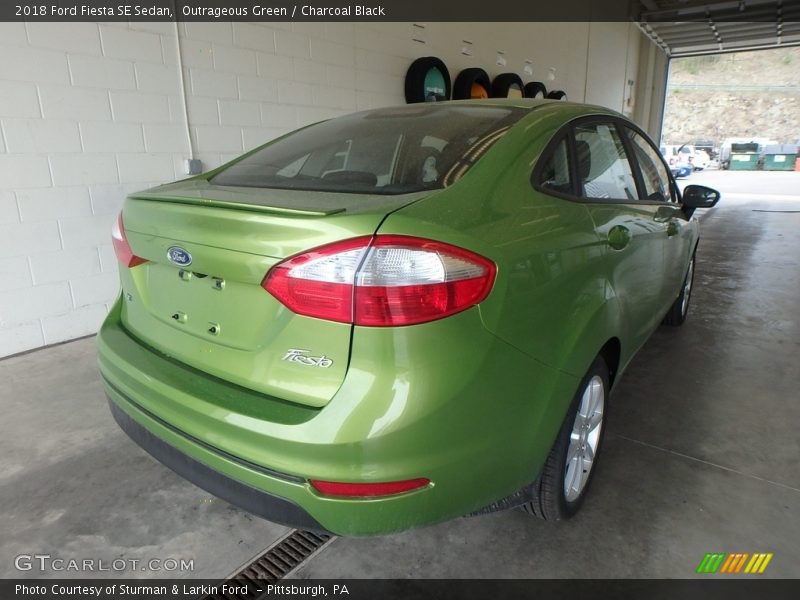 Outrageous Green / Charcoal Black 2018 Ford Fiesta SE Sedan