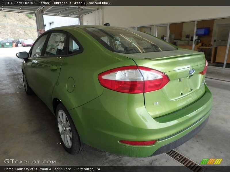 Outrageous Green / Charcoal Black 2018 Ford Fiesta SE Sedan