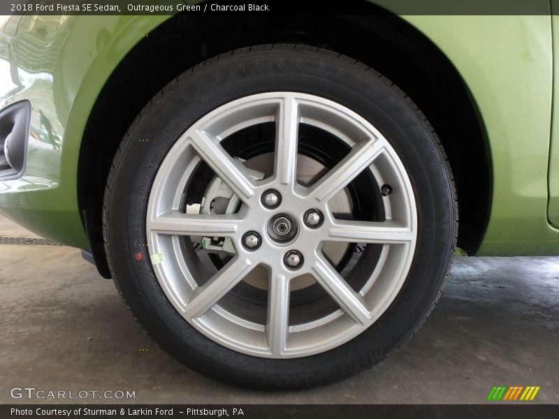 Outrageous Green / Charcoal Black 2018 Ford Fiesta SE Sedan