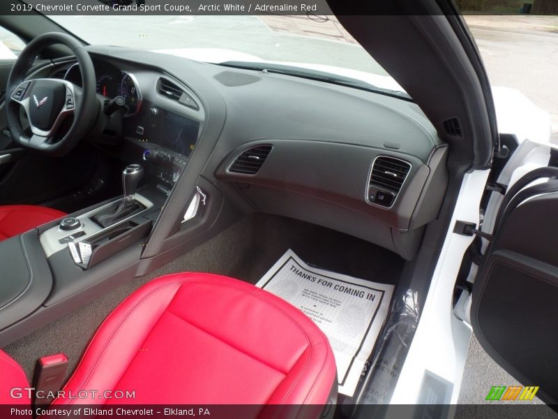 Arctic White / Adrenaline Red 2019 Chevrolet Corvette Grand Sport Coupe
