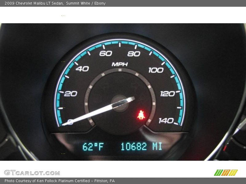 Summit White / Ebony 2009 Chevrolet Malibu LT Sedan