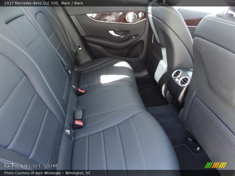 Black / Black 2017 Mercedes-Benz GLC 300