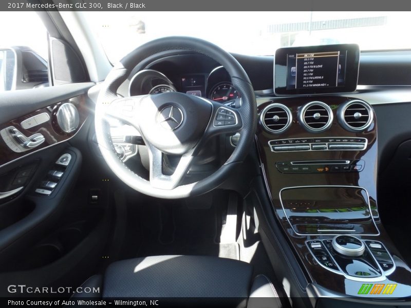 Black / Black 2017 Mercedes-Benz GLC 300