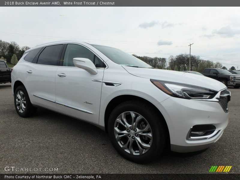 Front 3/4 View of 2018 Enclave Avenir AWD