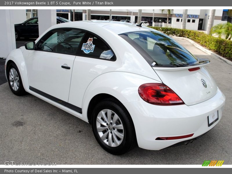 Pure White / Titan Black 2017 Volkswagen Beetle 1.8T S Coupe