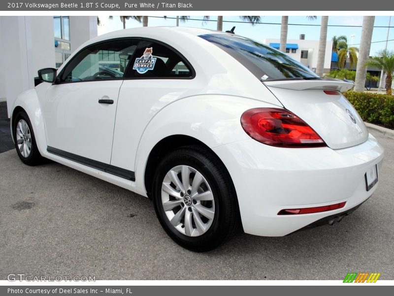 Pure White / Titan Black 2017 Volkswagen Beetle 1.8T S Coupe