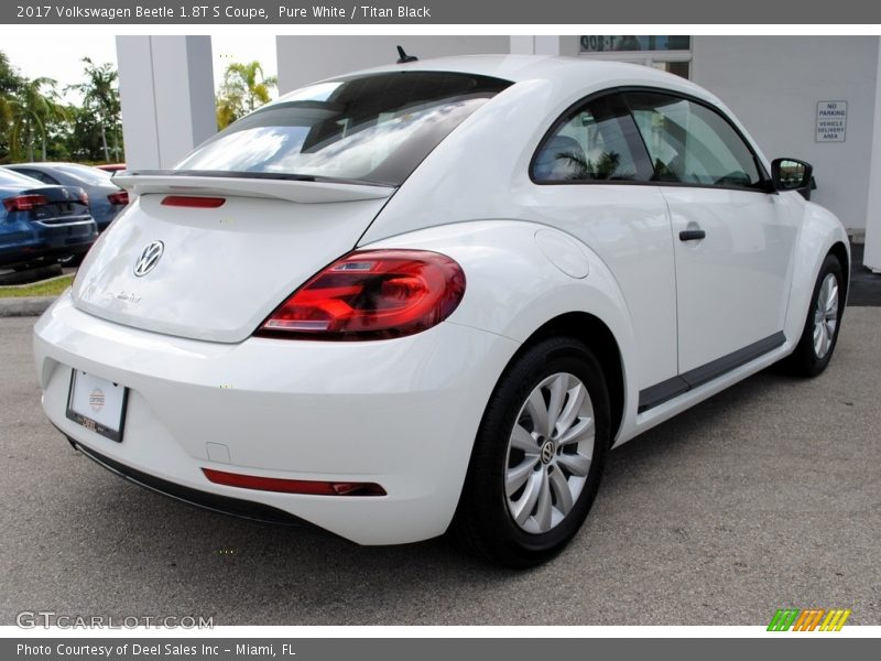 Pure White / Titan Black 2017 Volkswagen Beetle 1.8T S Coupe