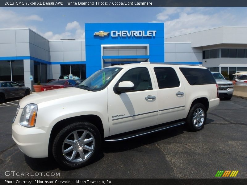 White Diamond Tricoat / Cocoa/Light Cashmere 2013 GMC Yukon XL Denali AWD