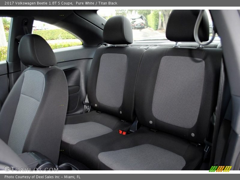 Pure White / Titan Black 2017 Volkswagen Beetle 1.8T S Coupe