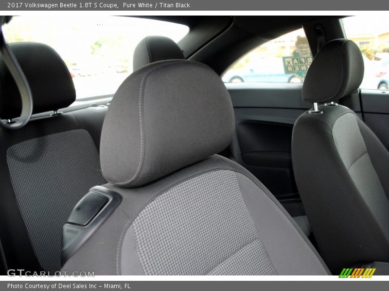 Pure White / Titan Black 2017 Volkswagen Beetle 1.8T S Coupe
