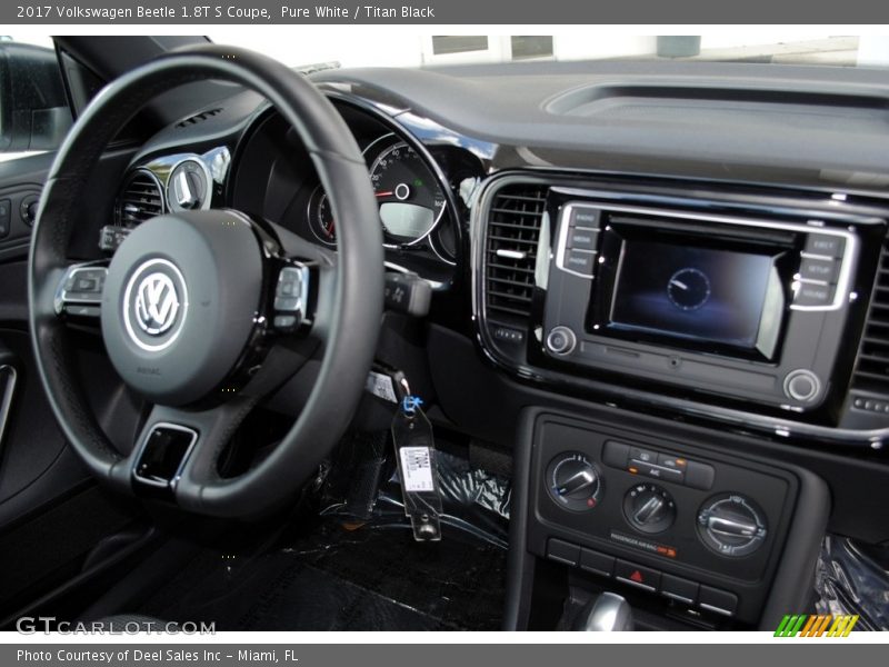Pure White / Titan Black 2017 Volkswagen Beetle 1.8T S Coupe