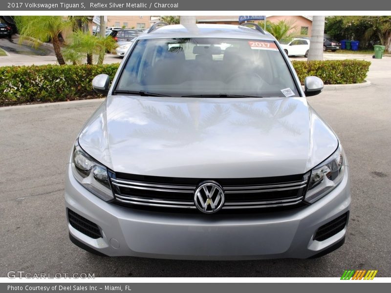 Reflex Silver Metallic / Charcoal 2017 Volkswagen Tiguan S