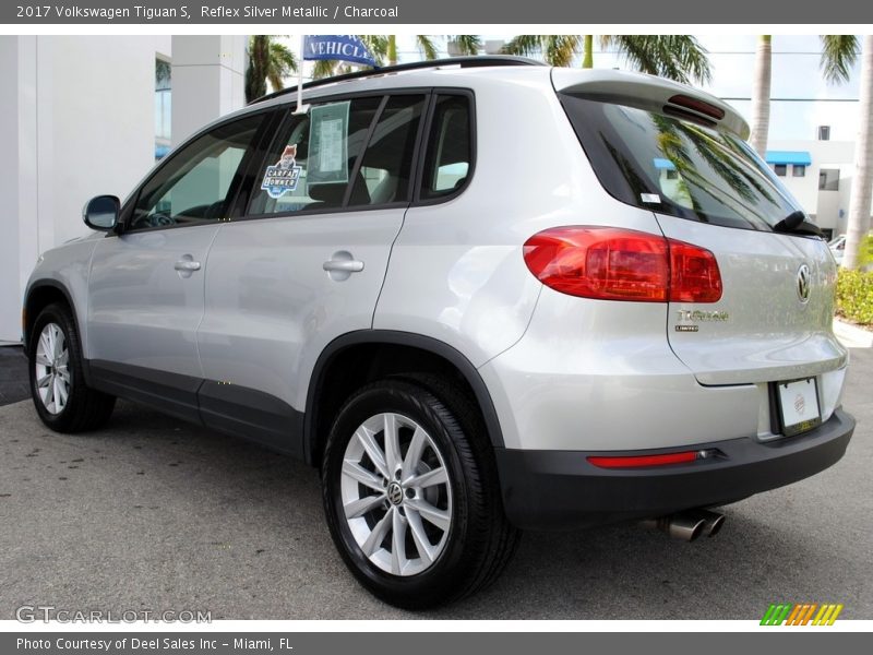 Reflex Silver Metallic / Charcoal 2017 Volkswagen Tiguan S