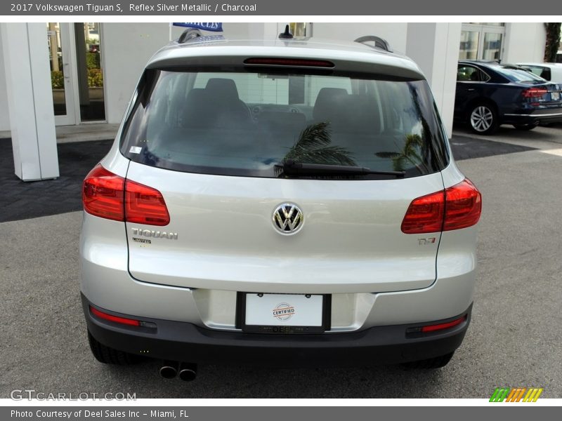 Reflex Silver Metallic / Charcoal 2017 Volkswagen Tiguan S