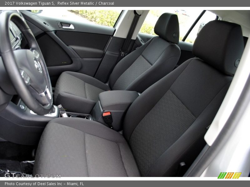 Reflex Silver Metallic / Charcoal 2017 Volkswagen Tiguan S