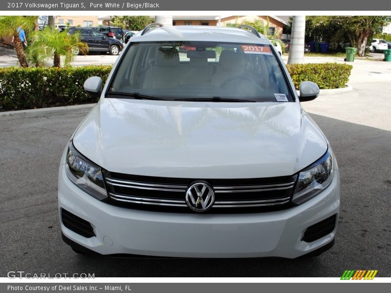 Pure White / Beige/Black 2017 Volkswagen Tiguan S