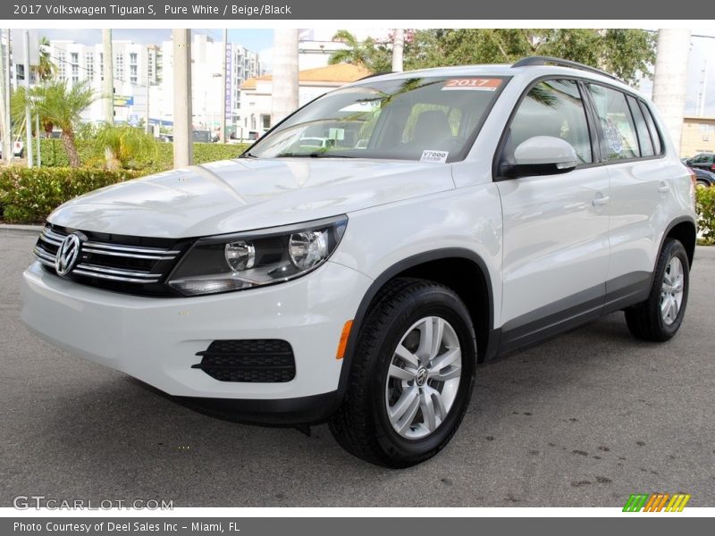 Pure White / Beige/Black 2017 Volkswagen Tiguan S