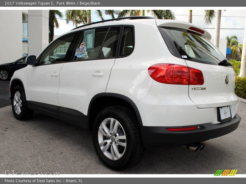 Pure White / Beige/Black 2017 Volkswagen Tiguan S