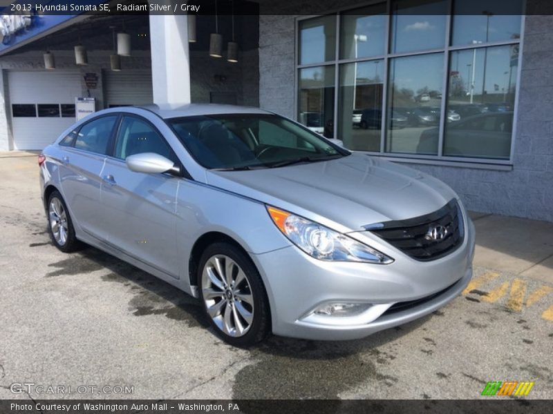 Radiant Silver / Gray 2013 Hyundai Sonata SE