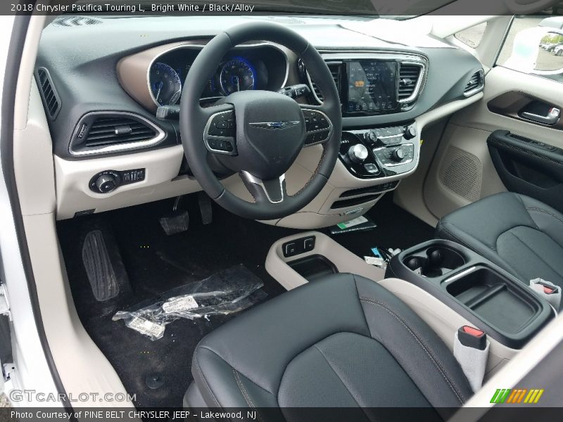 Bright White / Black/Alloy 2018 Chrysler Pacifica Touring L