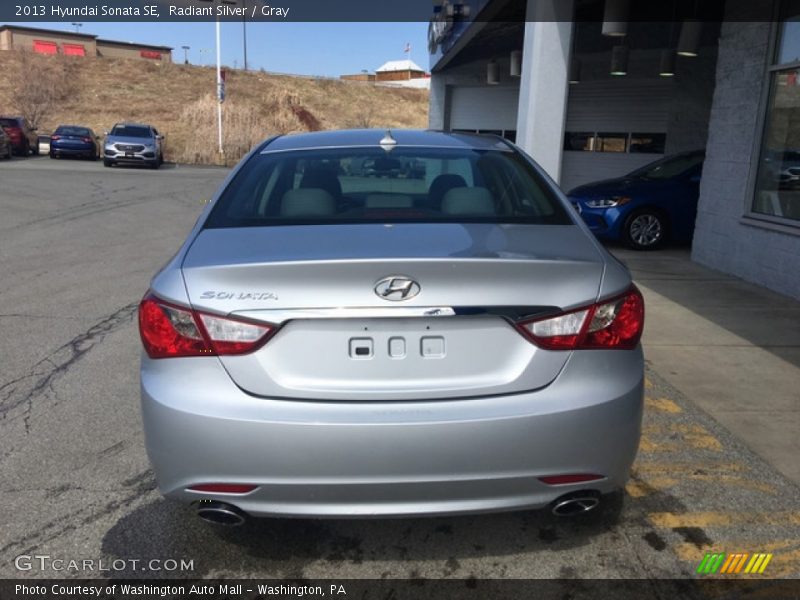 Radiant Silver / Gray 2013 Hyundai Sonata SE