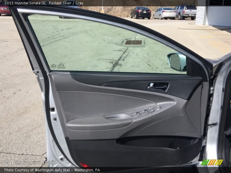 Radiant Silver / Gray 2013 Hyundai Sonata SE