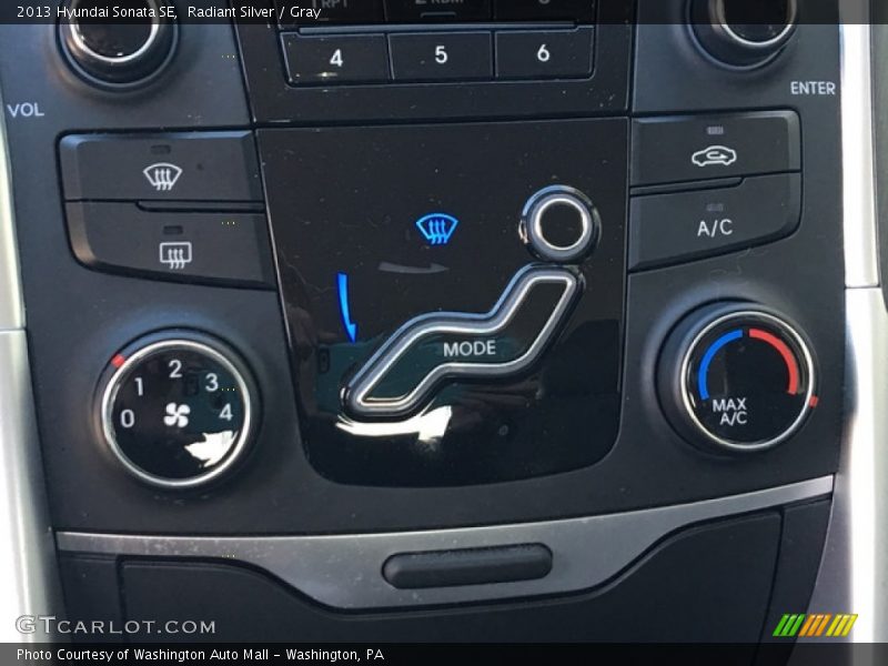 Radiant Silver / Gray 2013 Hyundai Sonata SE